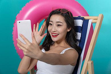 《如龙维新！极》实机演示 和老师玩互动游戏